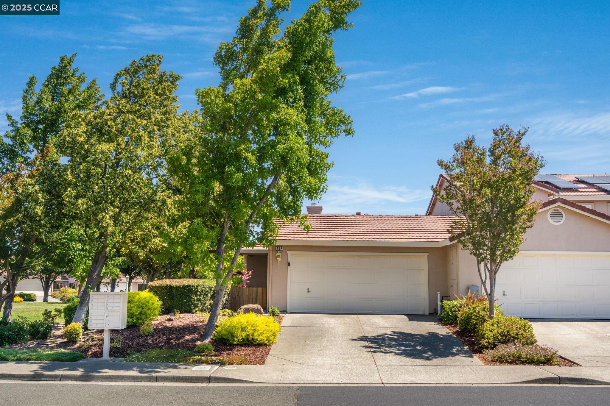 Detail Gallery Image 1 of 60 For 302 Columbia Cir, Benicia,  CA 94510 - 2 Beds | 2 Baths
