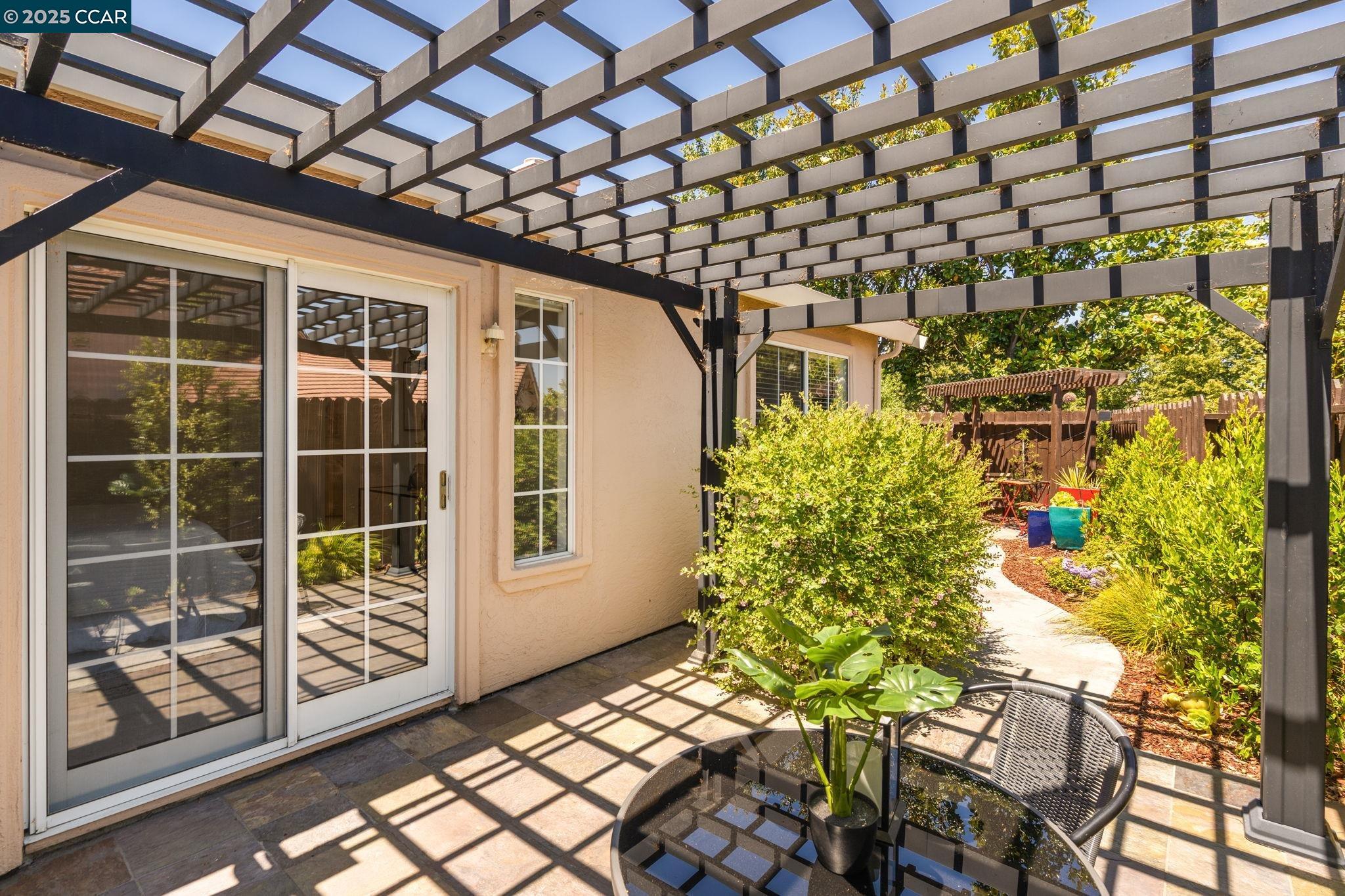 Detail Gallery Image 28 of 60 For 302 Columbia Cir, Benicia,  CA 94510 - 2 Beds | 2 Baths