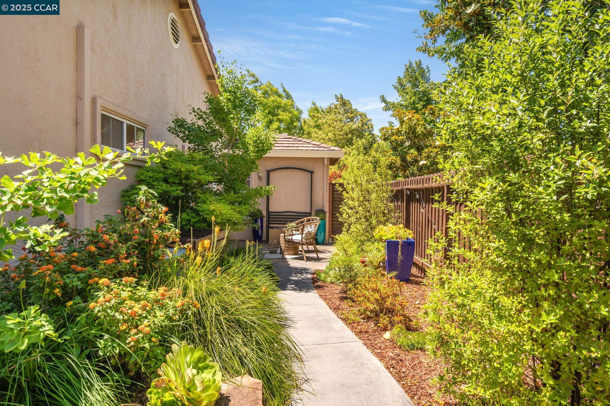 Detail Gallery Image 32 of 60 For 302 Columbia Cir, Benicia,  CA 94510 - 2 Beds | 2 Baths
