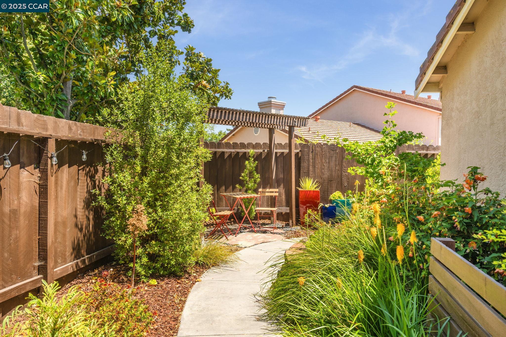 Detail Gallery Image 33 of 60 For 302 Columbia Cir, Benicia,  CA 94510 - 2 Beds | 2 Baths