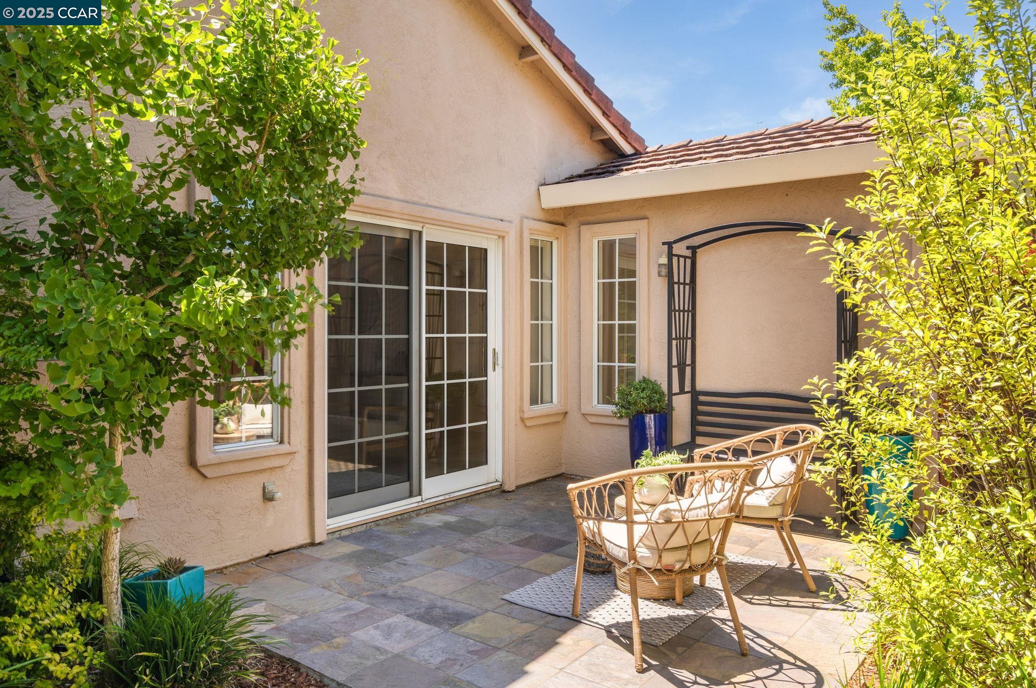 Detail Gallery Image 34 of 60 For 302 Columbia Cir, Benicia,  CA 94510 - 2 Beds | 2 Baths