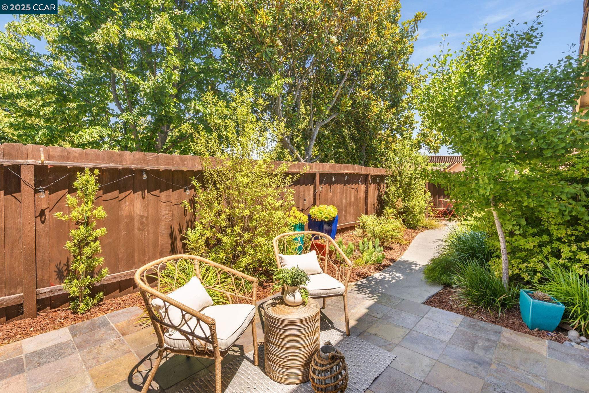 Detail Gallery Image 35 of 60 For 302 Columbia Cir, Benicia,  CA 94510 - 2 Beds | 2 Baths