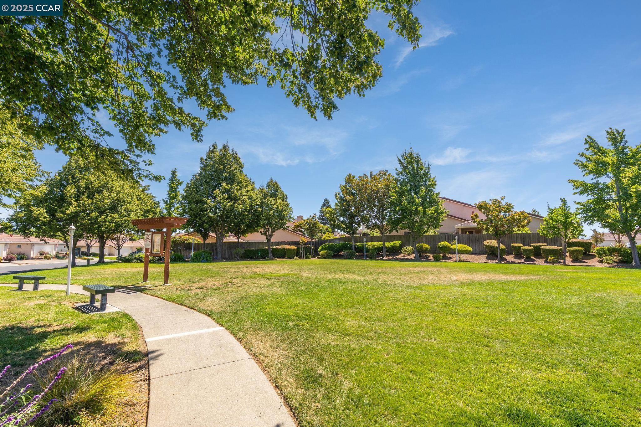 Detail Gallery Image 40 of 60 For 302 Columbia Cir, Benicia,  CA 94510 - 2 Beds | 2 Baths