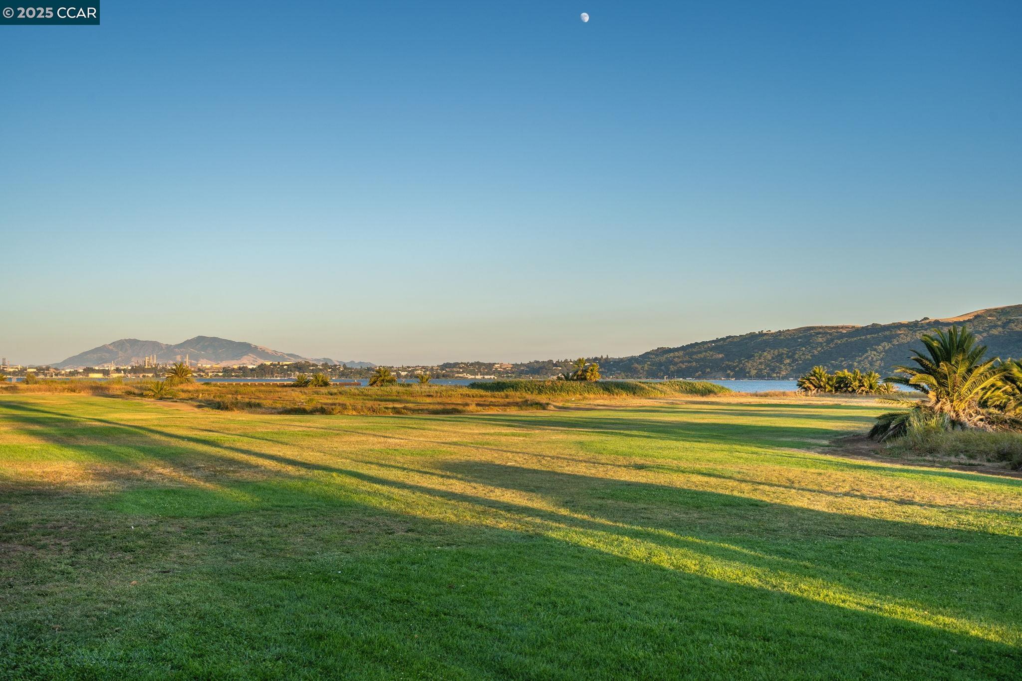 Detail Gallery Image 50 of 60 For 302 Columbia Cir, Benicia,  CA 94510 - 2 Beds | 2 Baths