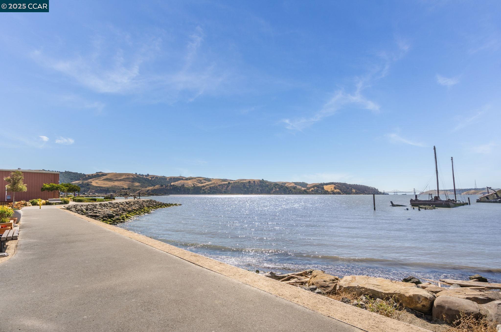 Detail Gallery Image 59 of 60 For 302 Columbia Cir, Benicia,  CA 94510 - 2 Beds | 2 Baths