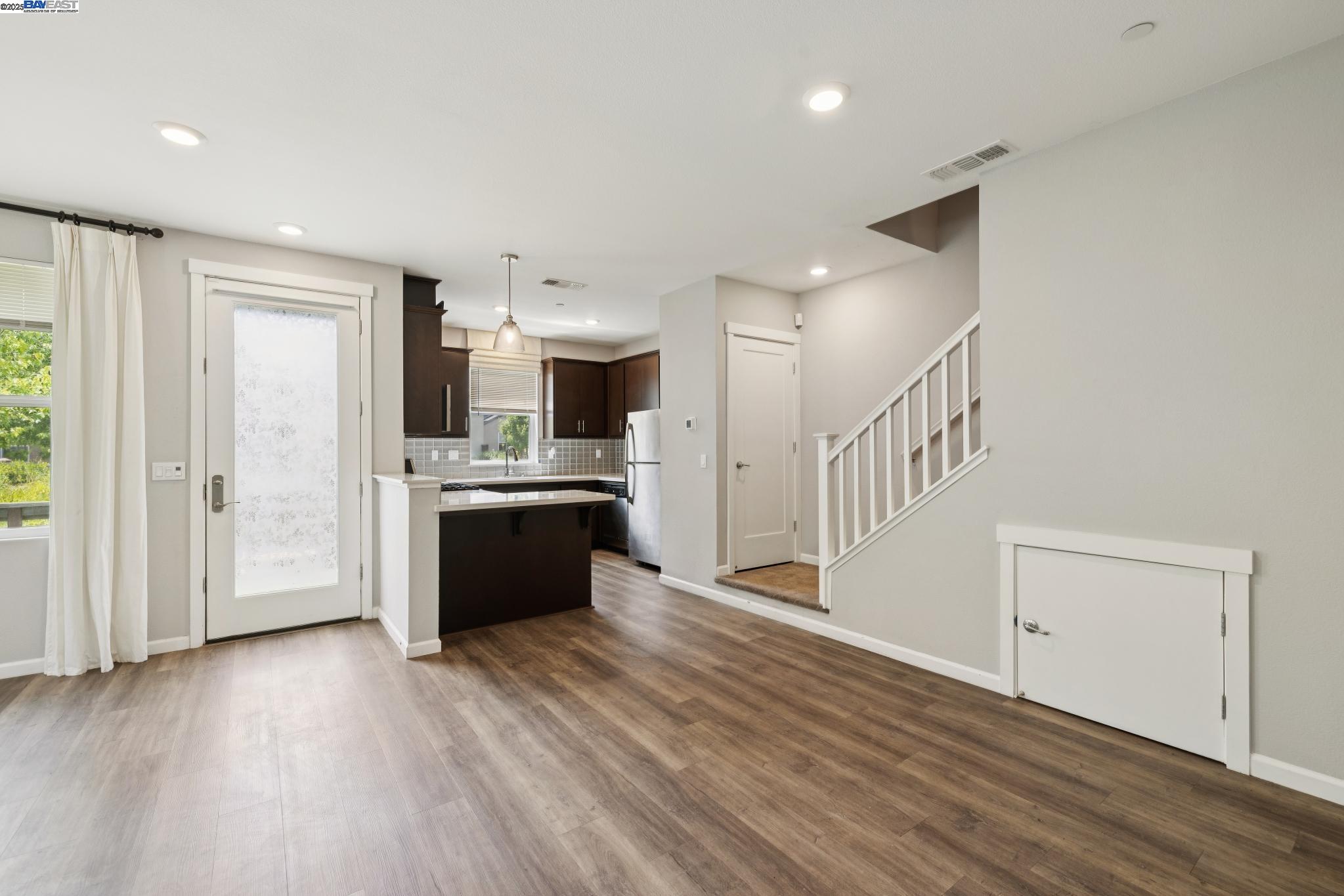 517 Boyd Street, Santa Rosa, California 95407, 4 Bedrooms Bedrooms, 7 Rooms Rooms,2 BathroomsBathrooms,Residential,For Sale,517 Boyd Street,41103417