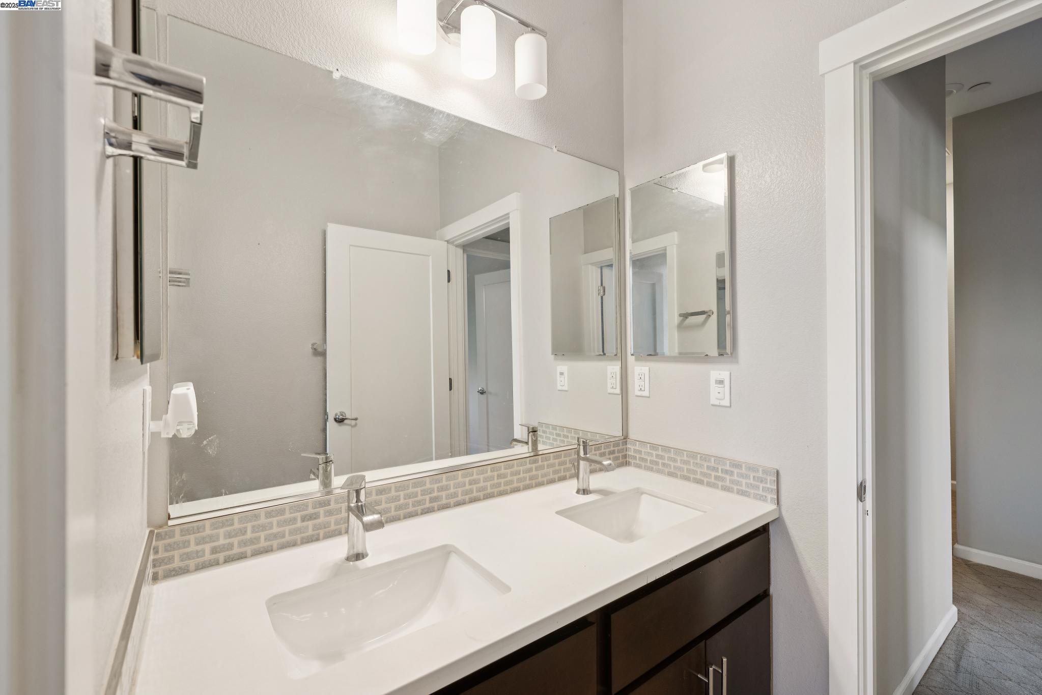 517 Boyd Street, Santa Rosa, California 95407, 4 Bedrooms Bedrooms, 7 Rooms Rooms,2 BathroomsBathrooms,Residential,For Sale,517 Boyd Street,41103417