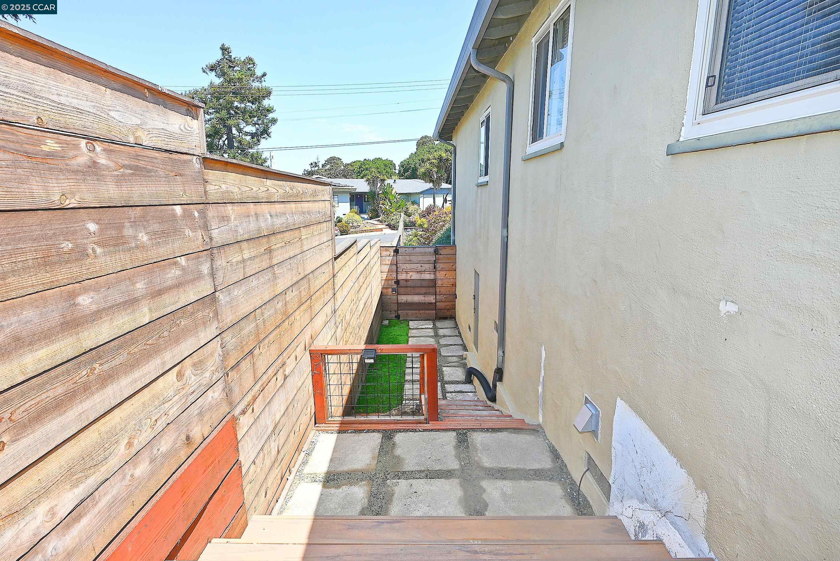 5880 Hazel Ave, Richmond, California 94805, 2 Bedrooms Bedrooms, 7 Rooms Rooms,1 BathroomBathrooms,Residential,For Sale,5880 Hazel Ave,41103418