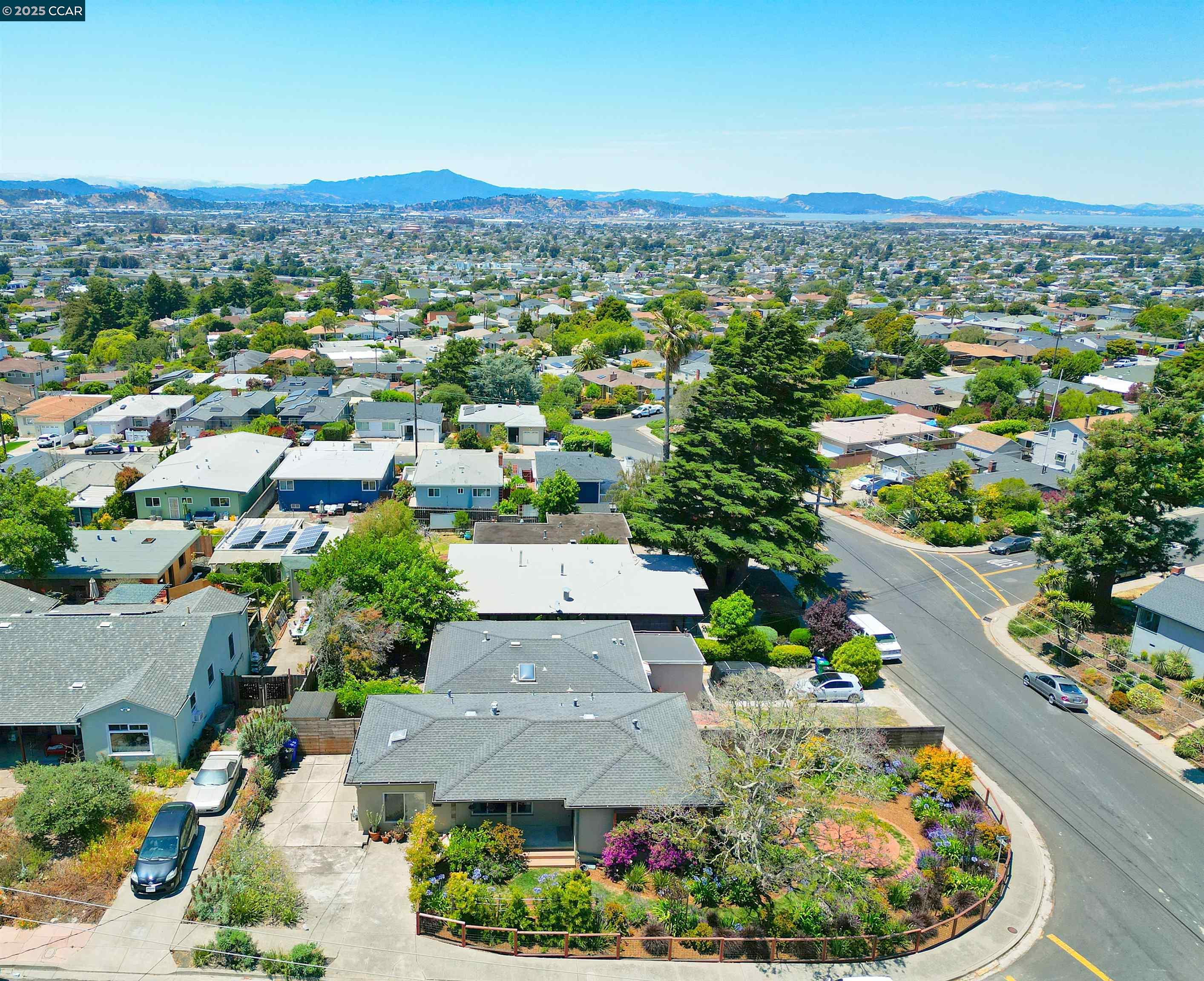 5880 Hazel Ave, Richmond, California 94805, 2 Bedrooms Bedrooms, 7 Rooms Rooms,1 BathroomBathrooms,Residential,For Sale,5880 Hazel Ave,41103418