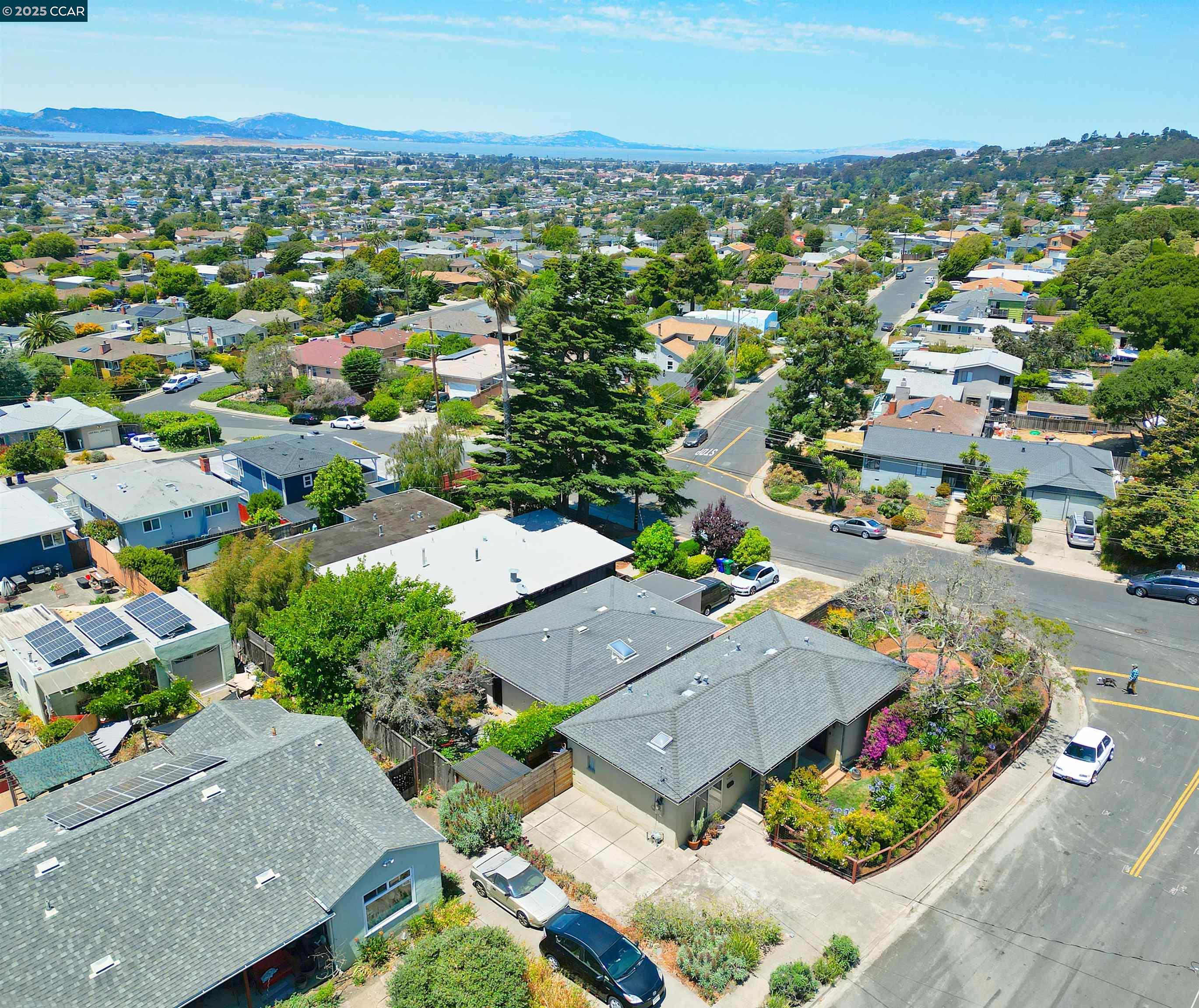 5880 Hazel Ave, Richmond, California 94805, 2 Bedrooms Bedrooms, 7 Rooms Rooms,1 BathroomBathrooms,Residential,For Sale,5880 Hazel Ave,41103418