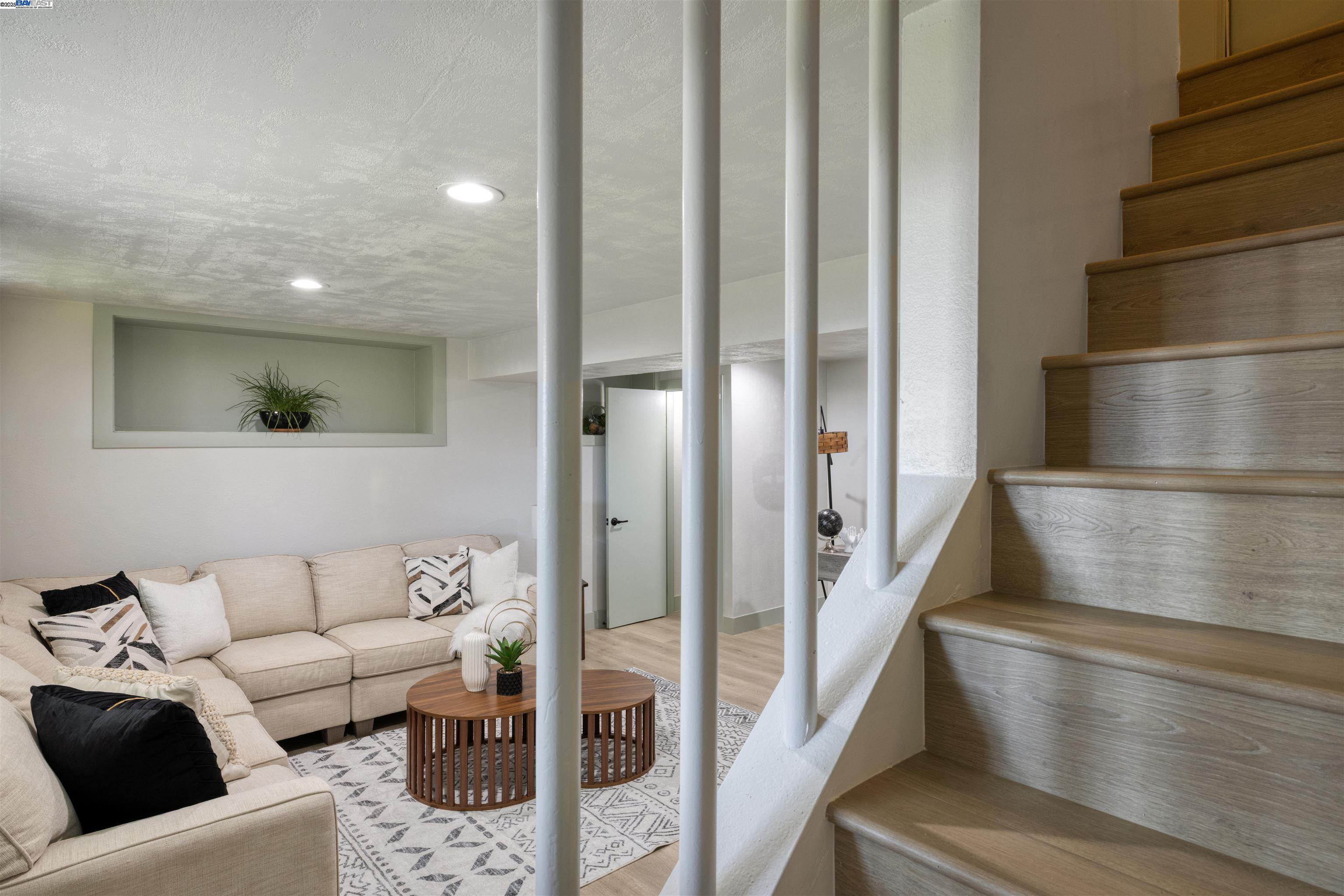 131 Fernwood Dr, San Bruno, California 94066, 3 Bedrooms Bedrooms, 5 Rooms Rooms,2 BathroomsBathrooms,Residential,For Sale,131 Fernwood Dr,41103420