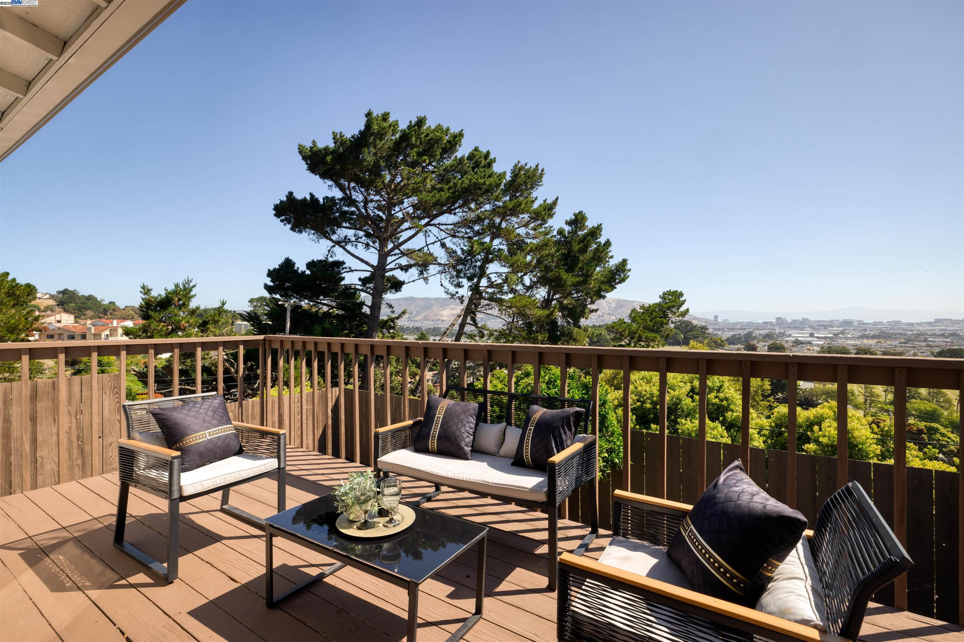 131 Fernwood Dr, San Bruno, California 94066, 3 Bedrooms Bedrooms, 5 Rooms Rooms,2 BathroomsBathrooms,Residential,For Sale,131 Fernwood Dr,41103420