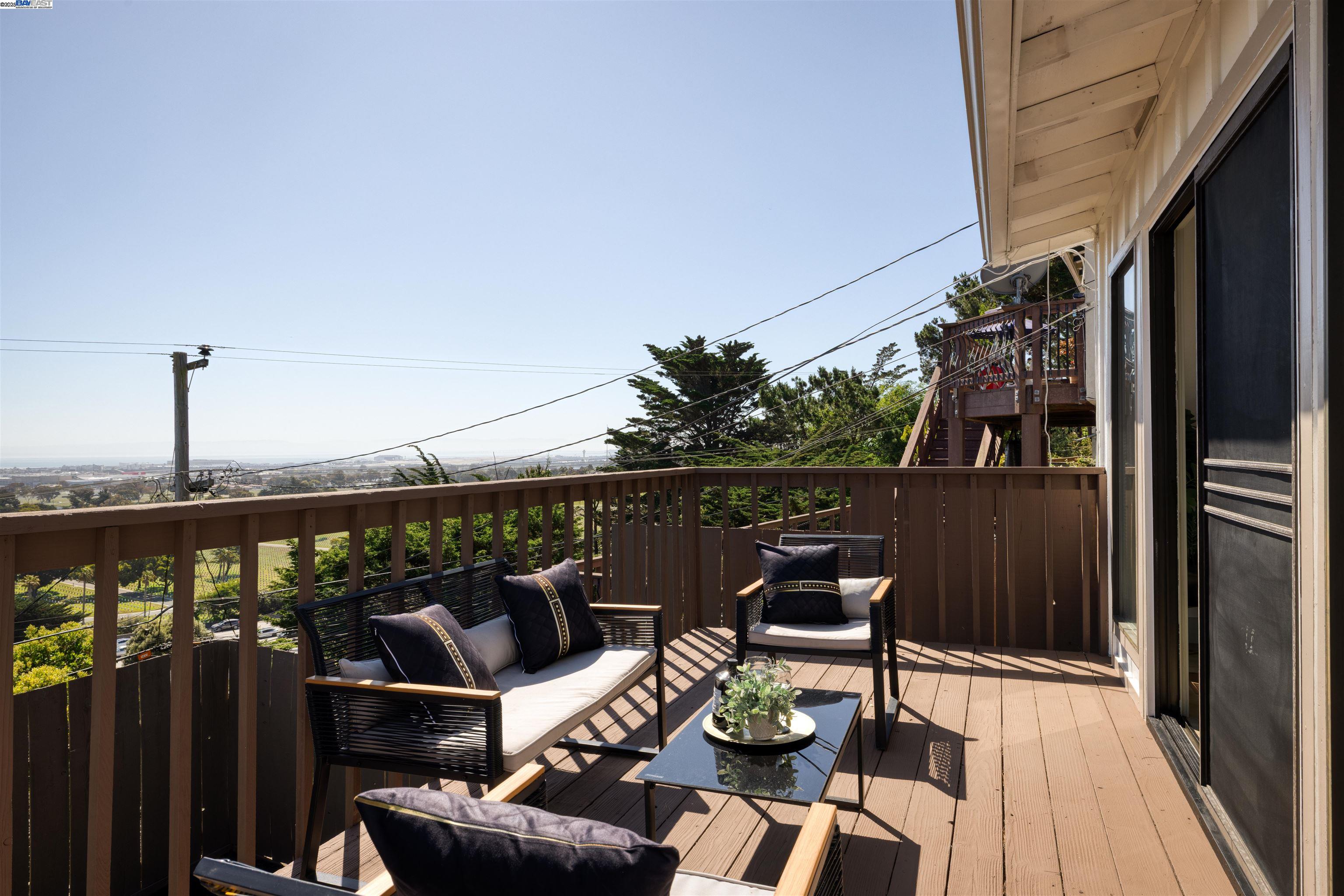131 Fernwood Dr, San Bruno, California 94066, 3 Bedrooms Bedrooms, 5 Rooms Rooms,2 BathroomsBathrooms,Residential,For Sale,131 Fernwood Dr,41103420