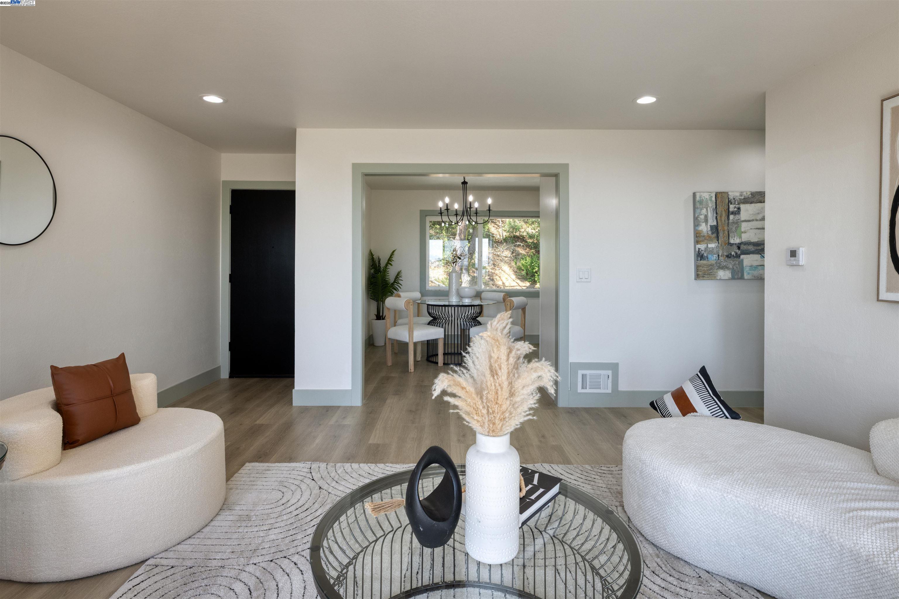 131 Fernwood Dr, San Bruno, California 94066, 3 Bedrooms Bedrooms, 5 Rooms Rooms,2 BathroomsBathrooms,Residential,For Sale,131 Fernwood Dr,41103420