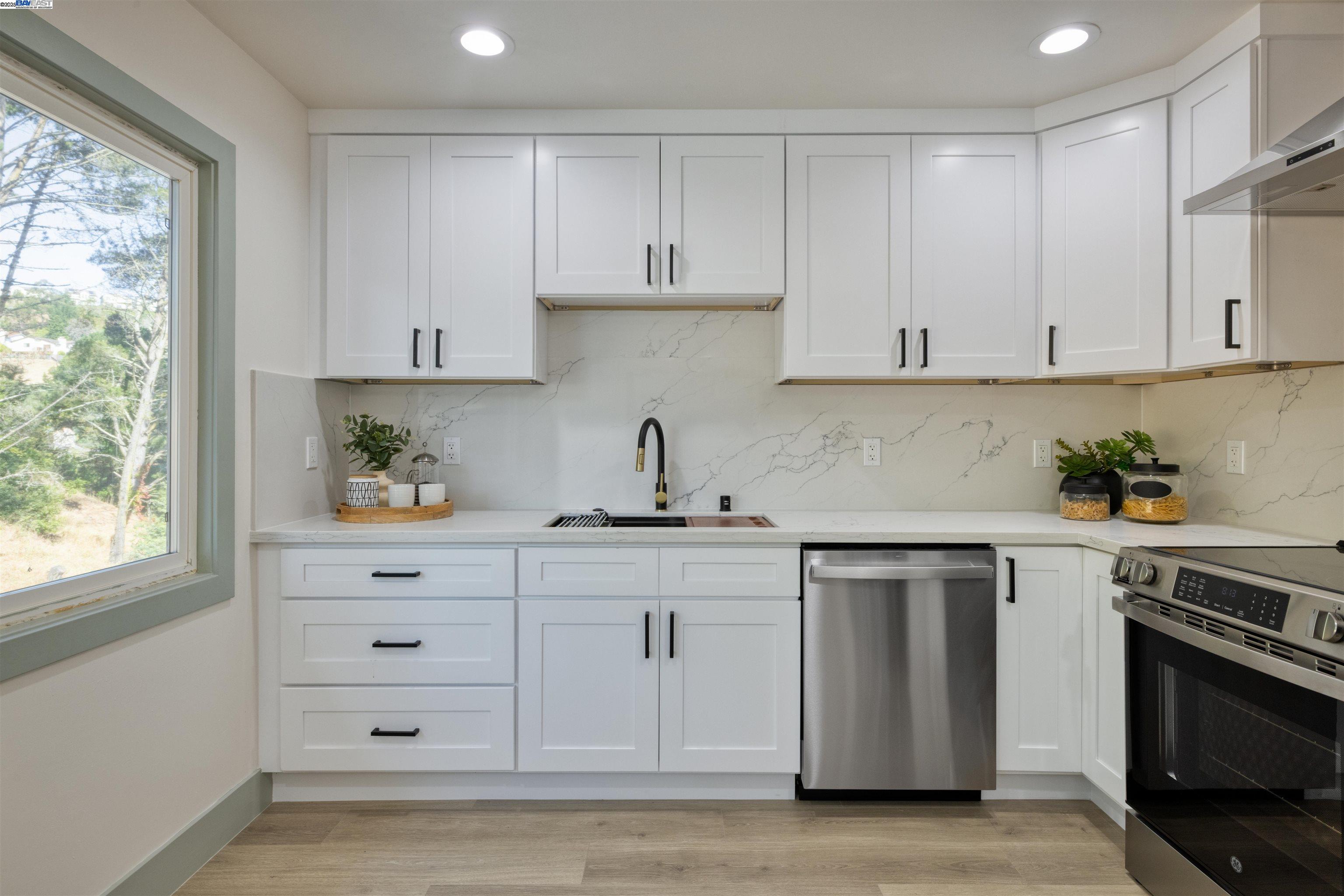131 Fernwood Dr, San Bruno, California 94066, 3 Bedrooms Bedrooms, 5 Rooms Rooms,2 BathroomsBathrooms,Residential,For Sale,131 Fernwood Dr,41103420