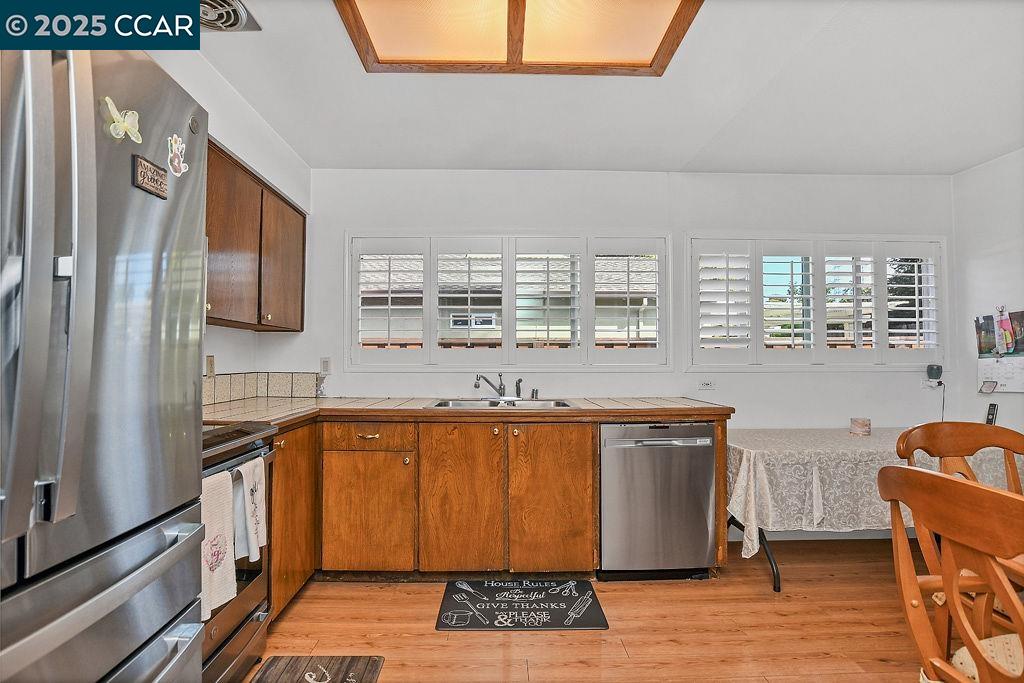 Detail Gallery Image 11 of 32 For 9757 Davona Dr, San Ramon,  CA 94583 - 4 Beds | 2 Baths