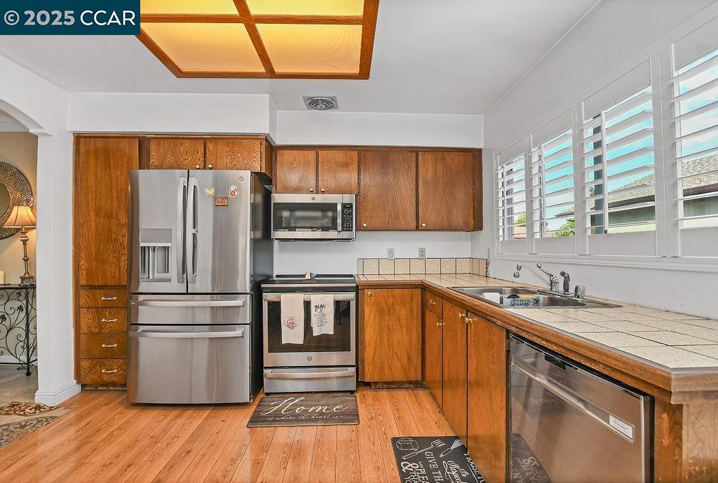 Detail Gallery Image 14 of 32 For 9757 Davona Dr, San Ramon,  CA 94583 - 4 Beds | 2 Baths