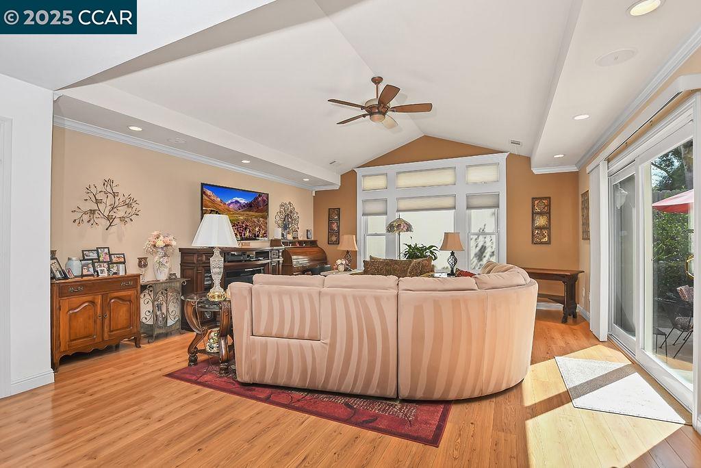 Detail Gallery Image 7 of 32 For 9757 Davona Dr, San Ramon,  CA 94583 - 4 Beds | 2 Baths