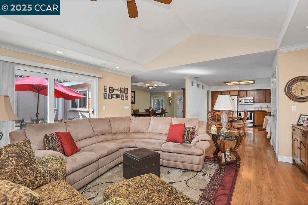 Detail Gallery Image 8 of 32 For 9757 Davona Dr, San Ramon,  CA 94583 - 4 Beds | 2 Baths
