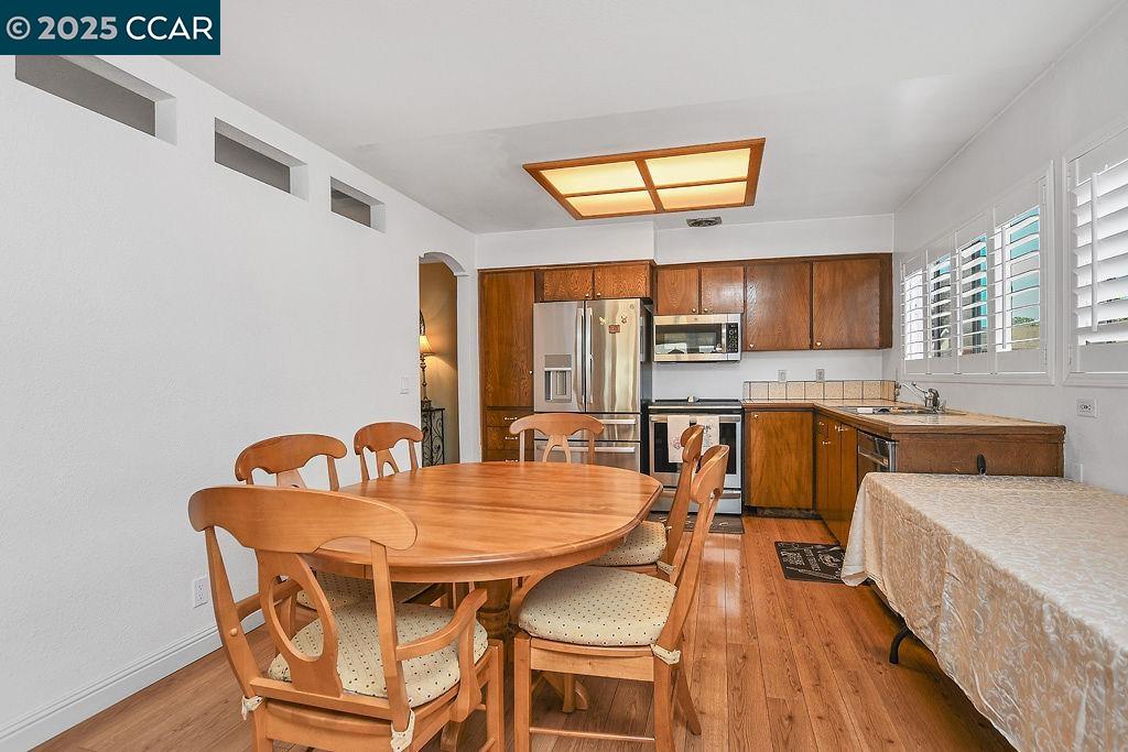 Detail Gallery Image 10 of 32 For 9757 Davona Dr, San Ramon,  CA 94583 - 4 Beds | 2 Baths