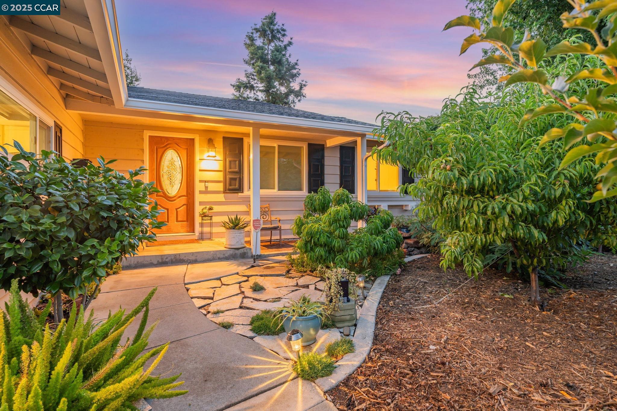 Detail Gallery Image 1 of 1 For 819 Wall St, Livermore,  CA 94550 - 4 Beds | 2 Baths