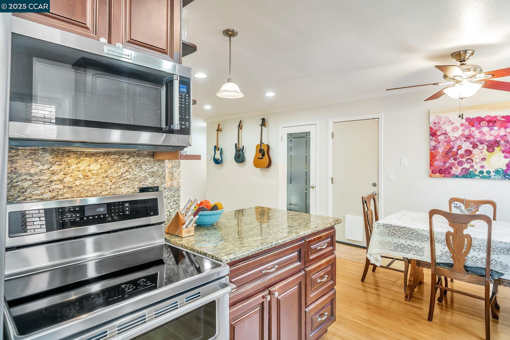 819 Wall St, Livermore, California 94550, 4 Bedrooms Bedrooms, 7 Rooms Rooms,2 BathroomsBathrooms,Residential,For Sale,819 Wall St,41103422