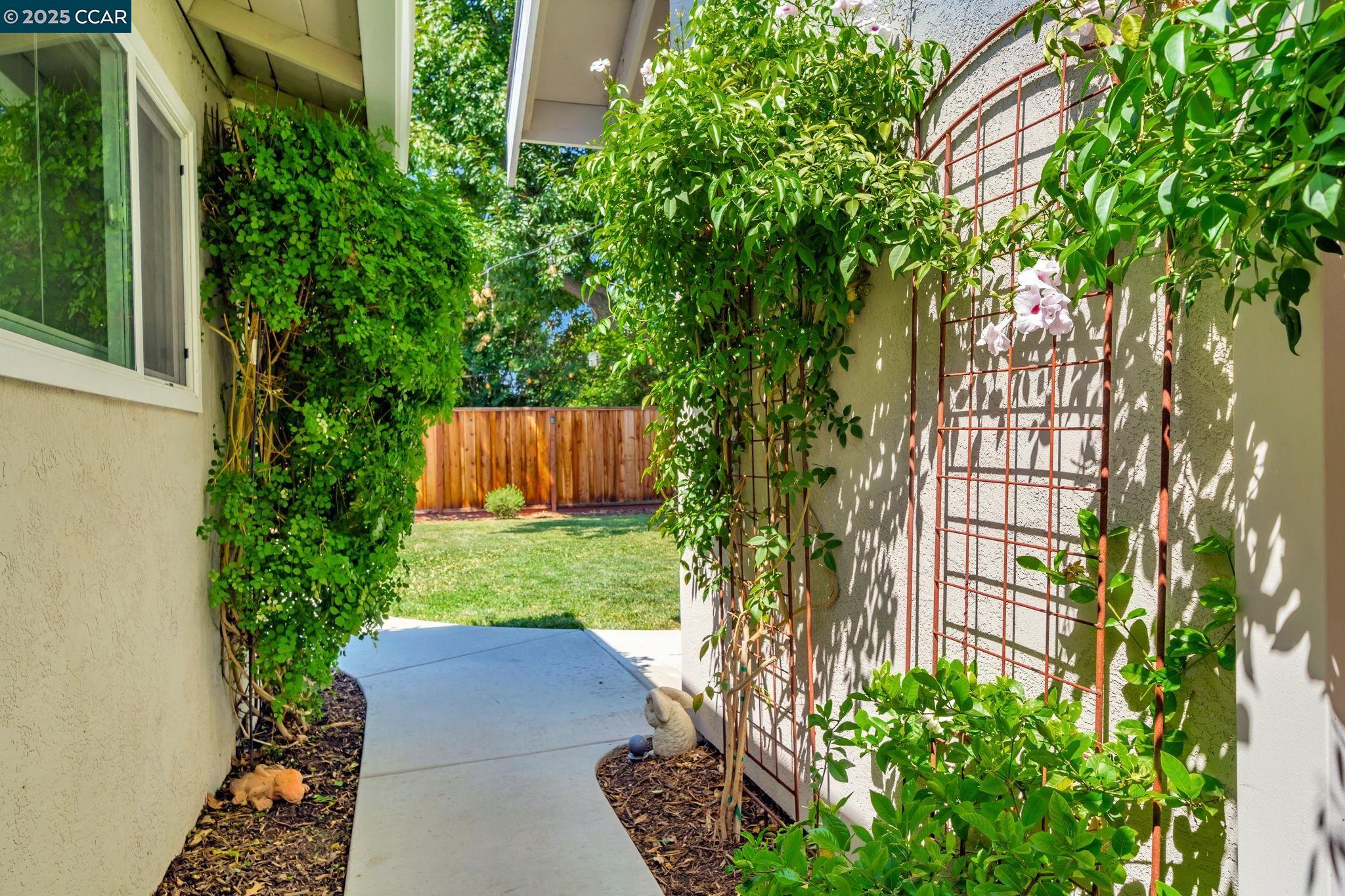 819 Wall St, Livermore, California 94550, 4 Bedrooms Bedrooms, 7 Rooms Rooms,2 BathroomsBathrooms,Residential,For Sale,819 Wall St,41103422