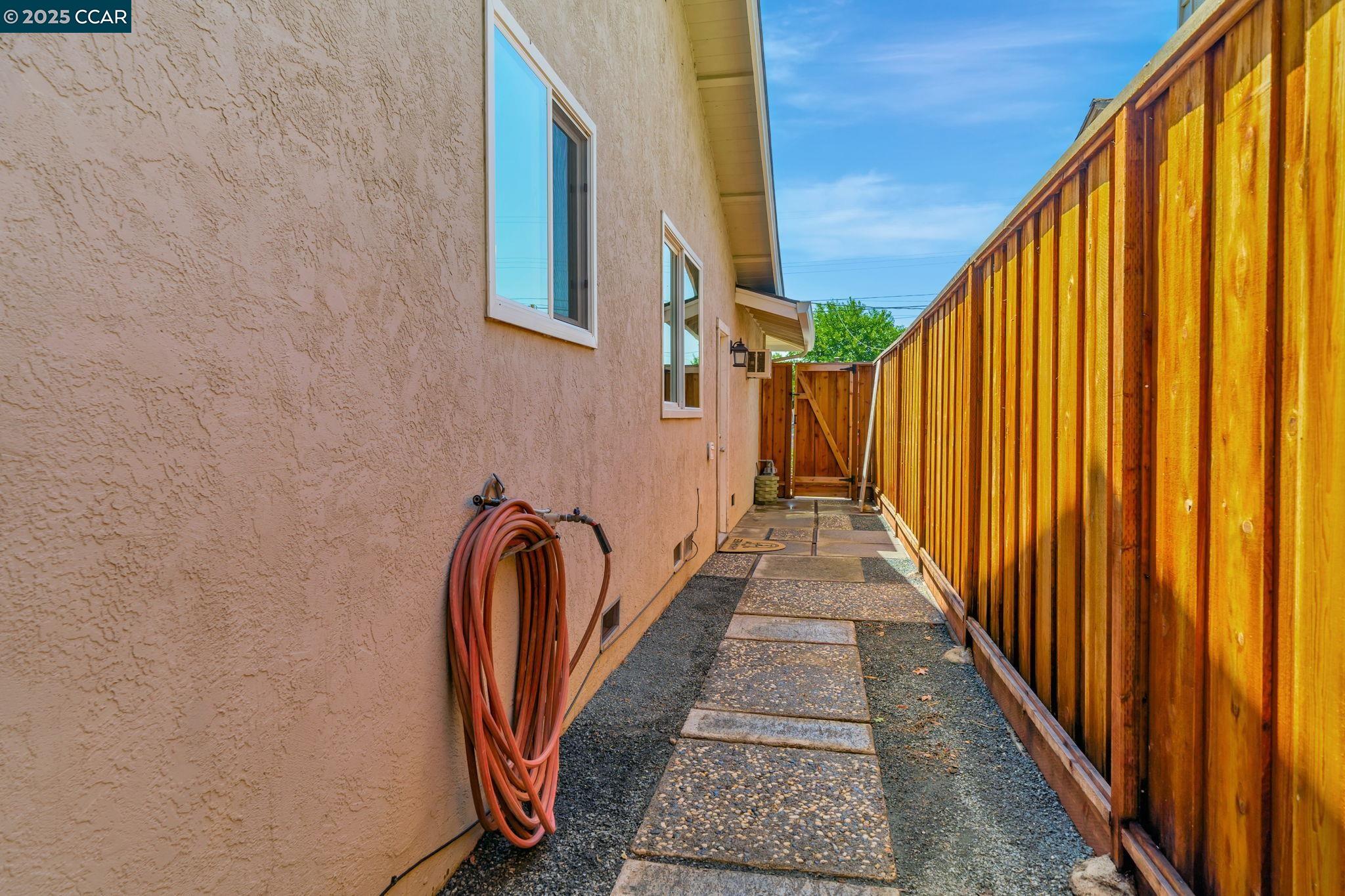 819 Wall St, Livermore, California 94550, 4 Bedrooms Bedrooms, 7 Rooms Rooms,2 BathroomsBathrooms,Residential,For Sale,819 Wall St,41103422