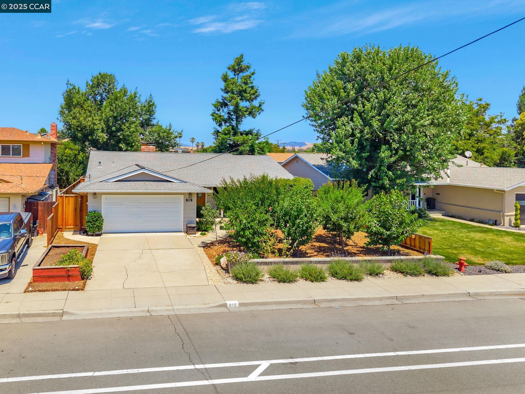 819 Wall St, Livermore, California 94550, 4 Bedrooms Bedrooms, 7 Rooms Rooms,2 BathroomsBathrooms,Residential,For Sale,819 Wall St,41103422