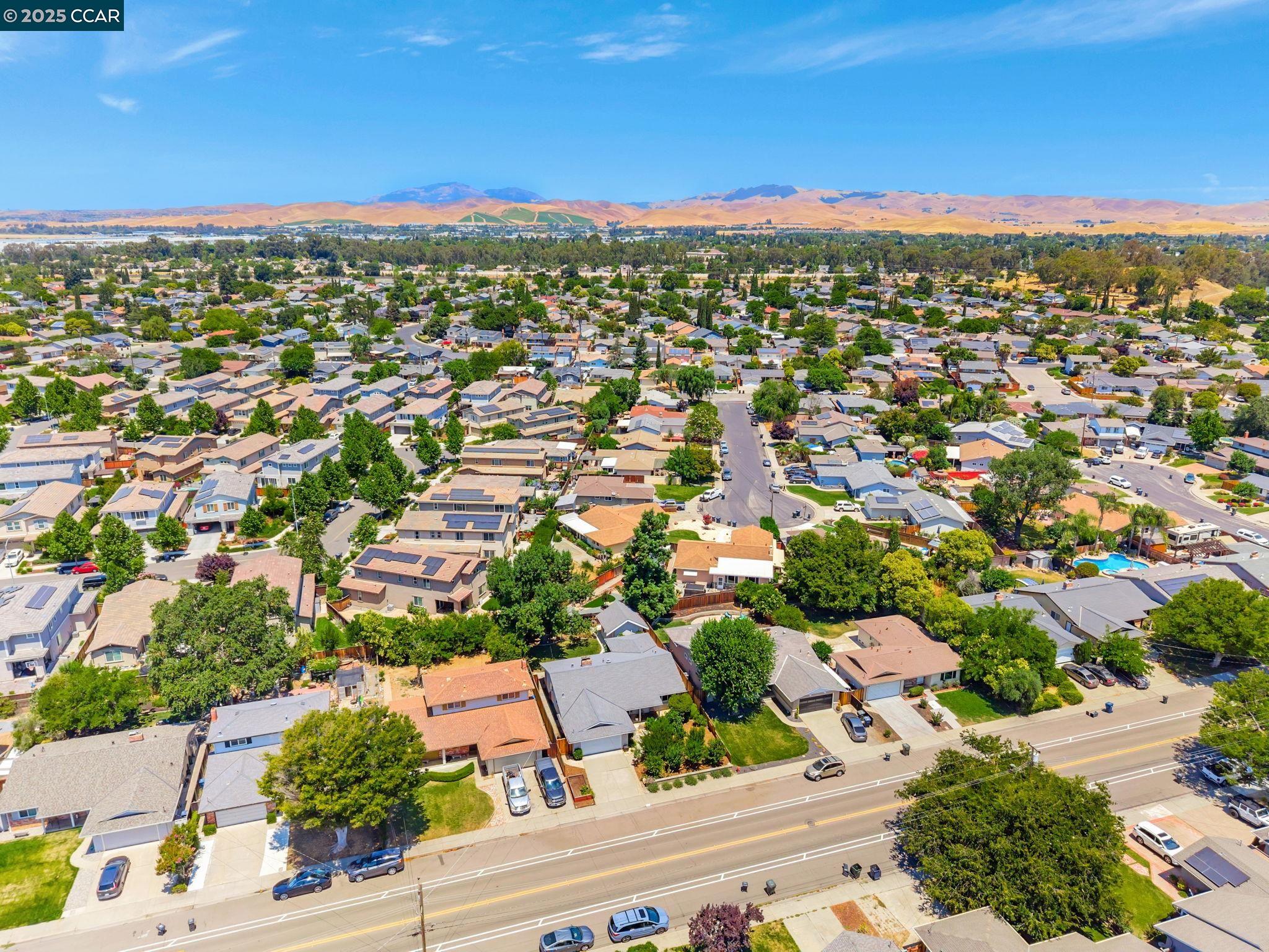 819 Wall St, Livermore, California 94550, 4 Bedrooms Bedrooms, 7 Rooms Rooms,2 BathroomsBathrooms,Residential,For Sale,819 Wall St,41103422