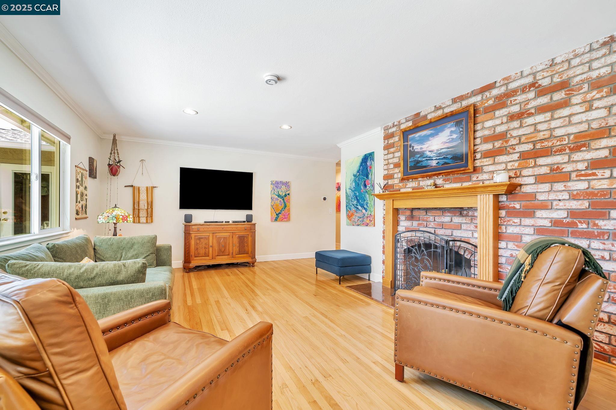 819 Wall St, Livermore, California 94550, 4 Bedrooms Bedrooms, 7 Rooms Rooms,2 BathroomsBathrooms,Residential,For Sale,819 Wall St,41103422