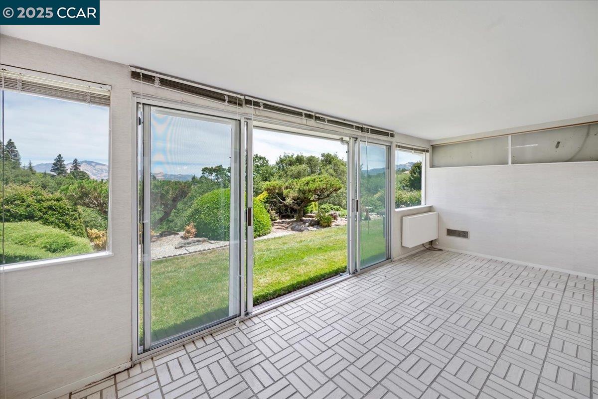 1429 Skycrest Dr # 3, Walnut Creek, California 94595, 3 Bedrooms Bedrooms, 6 Rooms Rooms,2 BathroomsBathrooms,Residential,For Sale,1429 Skycrest Dr # 3,41103423