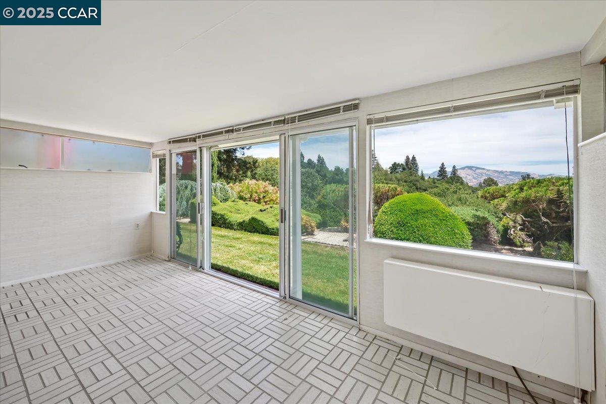 1429 Skycrest Dr # 3, Walnut Creek, California 94595, 3 Bedrooms Bedrooms, 6 Rooms Rooms,2 BathroomsBathrooms,Residential,For Sale,1429 Skycrest Dr # 3,41103423
