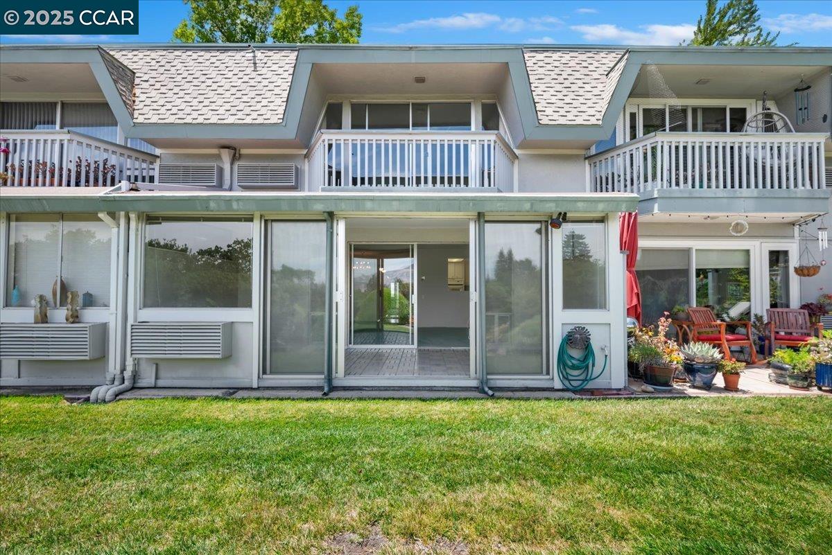 1429 Skycrest Dr # 3, Walnut Creek, California 94595, 3 Bedrooms Bedrooms, 6 Rooms Rooms,2 BathroomsBathrooms,Residential,For Sale,1429 Skycrest Dr # 3,41103423