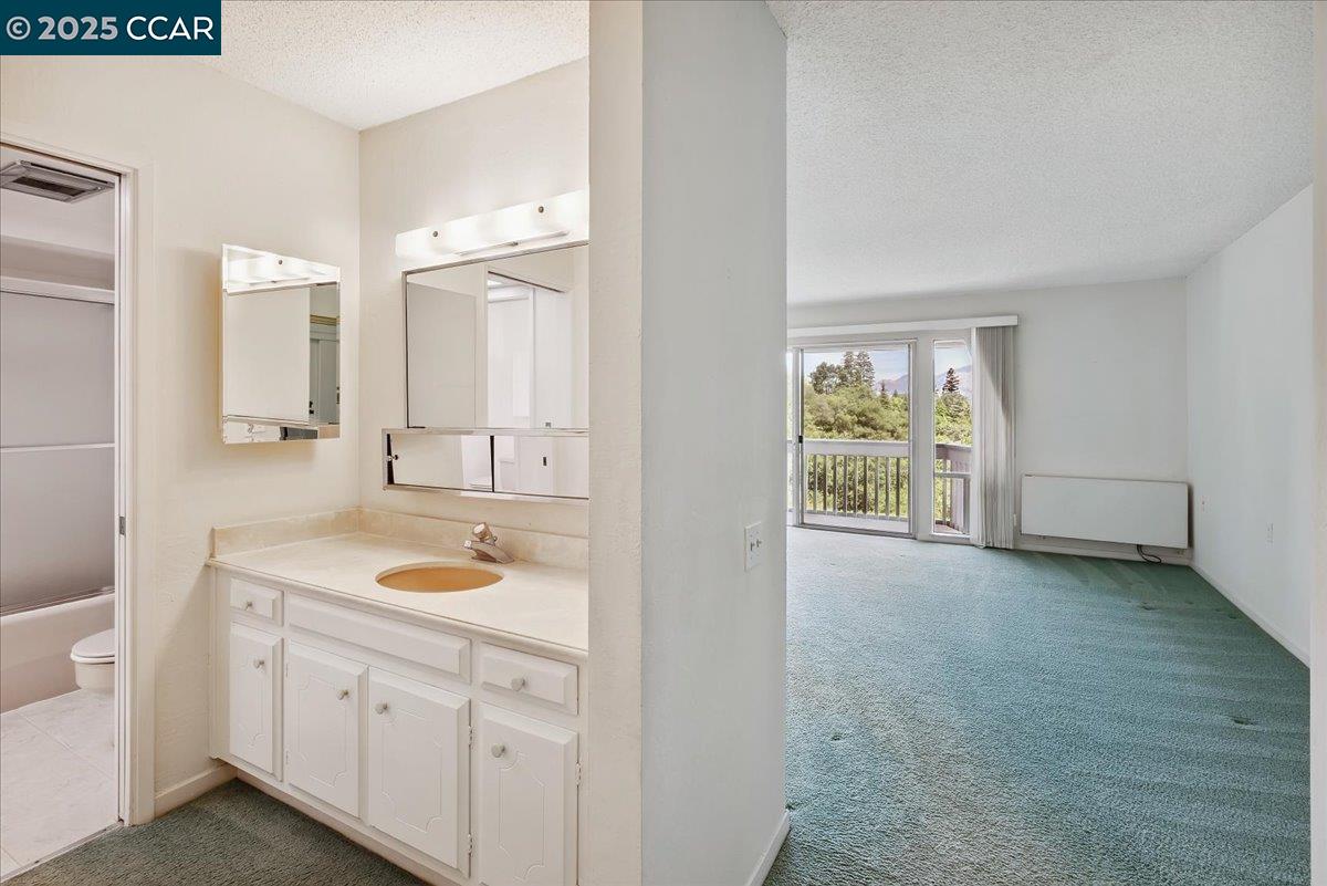 1429 Skycrest Dr # 3, Walnut Creek, California 94595, 3 Bedrooms Bedrooms, 6 Rooms Rooms,2 BathroomsBathrooms,Residential,For Sale,1429 Skycrest Dr # 3,41103423