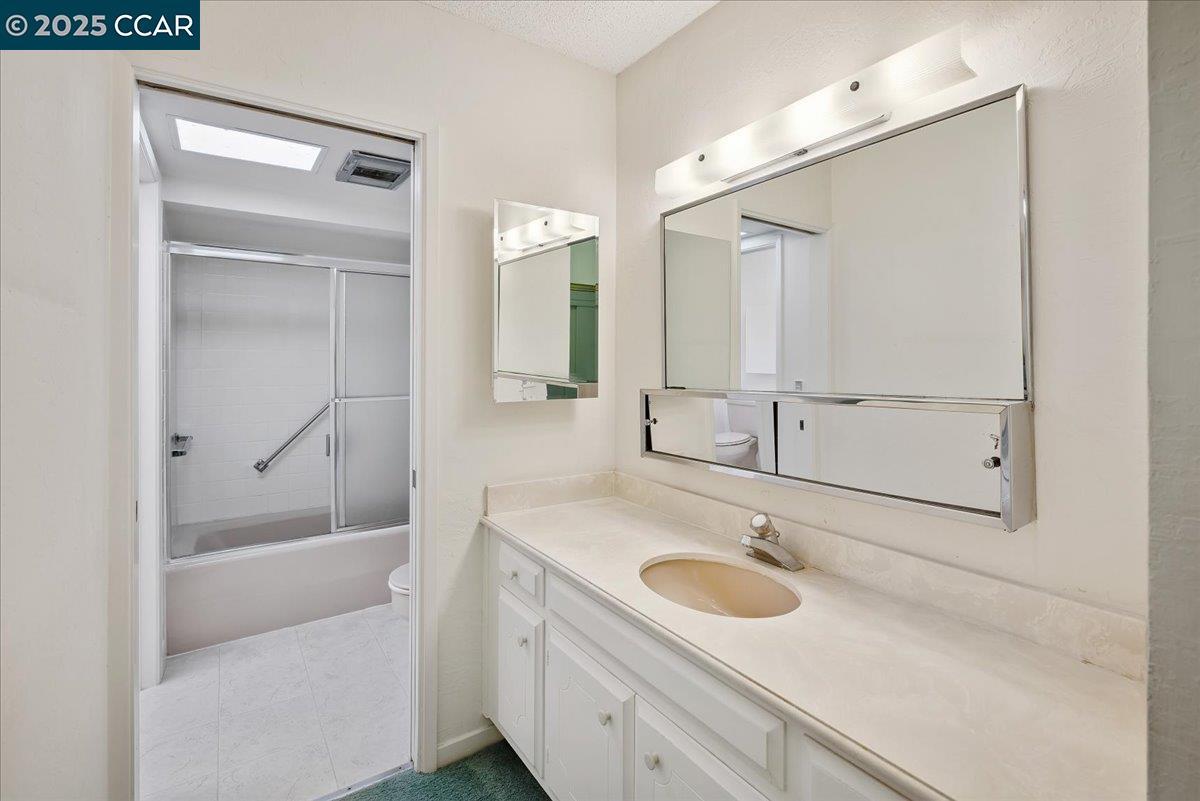 1429 Skycrest Dr # 3, Walnut Creek, California 94595, 3 Bedrooms Bedrooms, 6 Rooms Rooms,2 BathroomsBathrooms,Residential,For Sale,1429 Skycrest Dr # 3,41103423