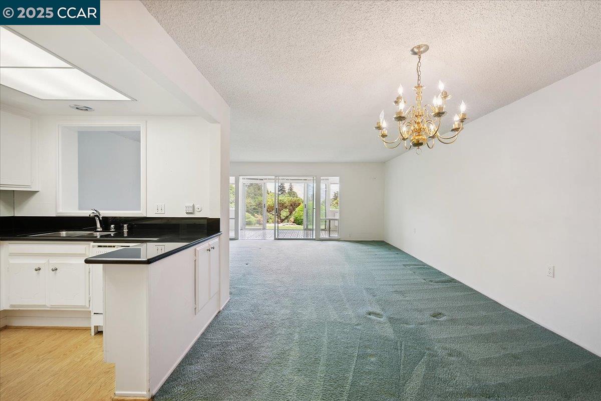 1429 Skycrest Dr # 3, Walnut Creek, California 94595, 3 Bedrooms Bedrooms, 6 Rooms Rooms,2 BathroomsBathrooms,Residential,For Sale,1429 Skycrest Dr # 3,41103423