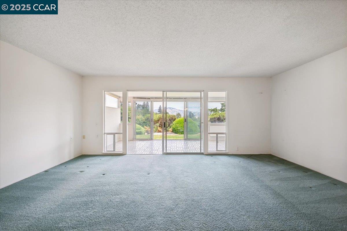 1429 Skycrest Dr # 3, Walnut Creek, California 94595, 3 Bedrooms Bedrooms, 6 Rooms Rooms,2 BathroomsBathrooms,Residential,For Sale,1429 Skycrest Dr # 3,41103423