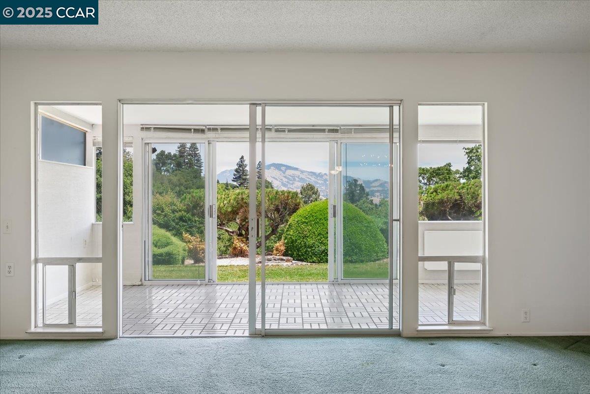 1429 Skycrest Dr # 3, Walnut Creek, California 94595, 3 Bedrooms Bedrooms, 6 Rooms Rooms,2 BathroomsBathrooms,Residential,For Sale,1429 Skycrest Dr # 3,41103423