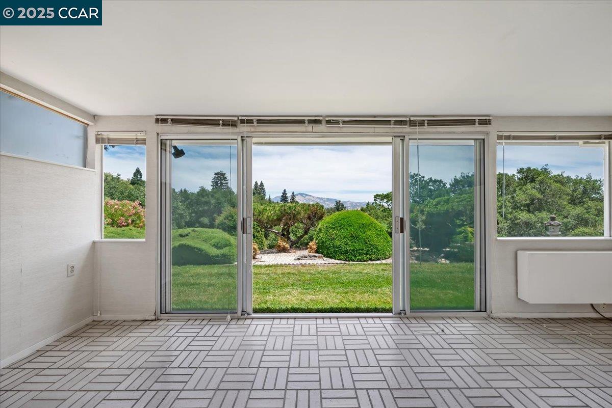 1429 Skycrest Dr # 3, Walnut Creek, California 94595, 3 Bedrooms Bedrooms, 6 Rooms Rooms,2 BathroomsBathrooms,Residential,For Sale,1429 Skycrest Dr # 3,41103423