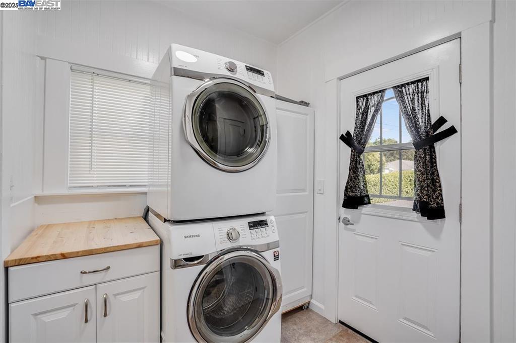 1621 D ST, Hayward, California 94541, 3 Bedrooms Bedrooms, 6 Rooms Rooms,1 BathroomBathrooms,Residential,For Sale,1621 D ST,41103425