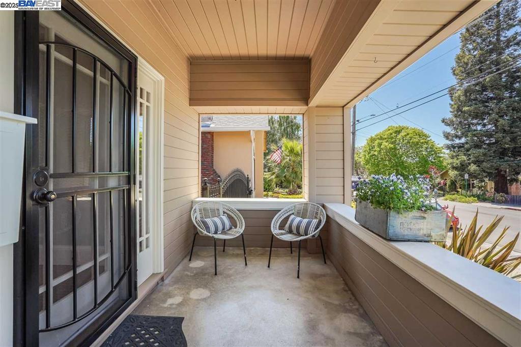 1621 D ST, Hayward, California 94541, 3 Bedrooms Bedrooms, 6 Rooms Rooms,1 BathroomBathrooms,Residential,For Sale,1621 D ST,41103425