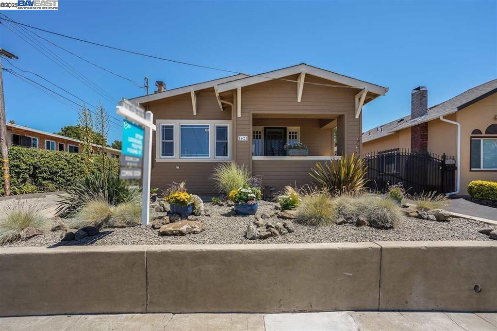 1621 D ST, Hayward, California 94541, 3 Bedrooms Bedrooms, 6 Rooms Rooms,1 BathroomBathrooms,Residential,For Sale,1621 D ST,41103425