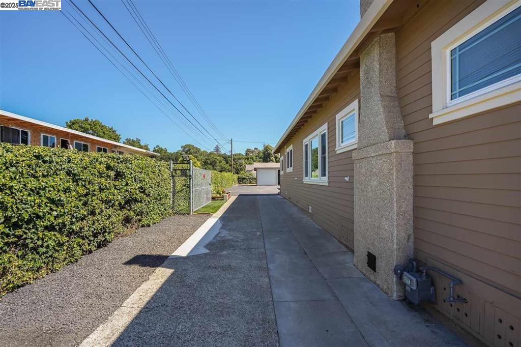 1621 D ST, Hayward, California 94541, 3 Bedrooms Bedrooms, 6 Rooms Rooms,1 BathroomBathrooms,Residential,For Sale,1621 D ST,41103425