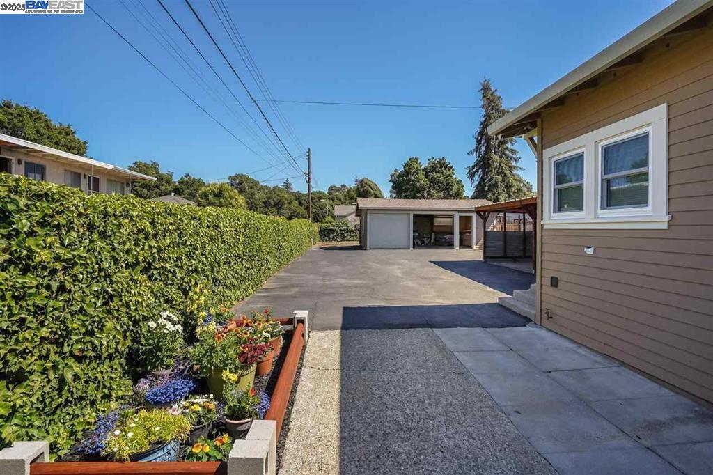 1621 D ST, Hayward, California 94541, 3 Bedrooms Bedrooms, 6 Rooms Rooms,1 BathroomBathrooms,Residential,For Sale,1621 D ST,41103425