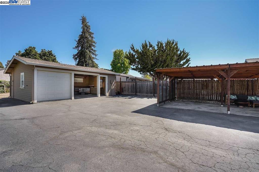 1621 D ST, Hayward, California 94541, 3 Bedrooms Bedrooms, 6 Rooms Rooms,1 BathroomBathrooms,Residential,For Sale,1621 D ST,41103425