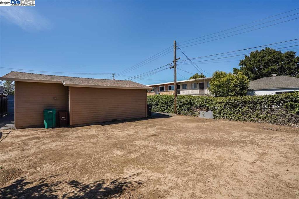 1621 D ST, Hayward, California 94541, 3 Bedrooms Bedrooms, 6 Rooms Rooms,1 BathroomBathrooms,Residential,For Sale,1621 D ST,41103425