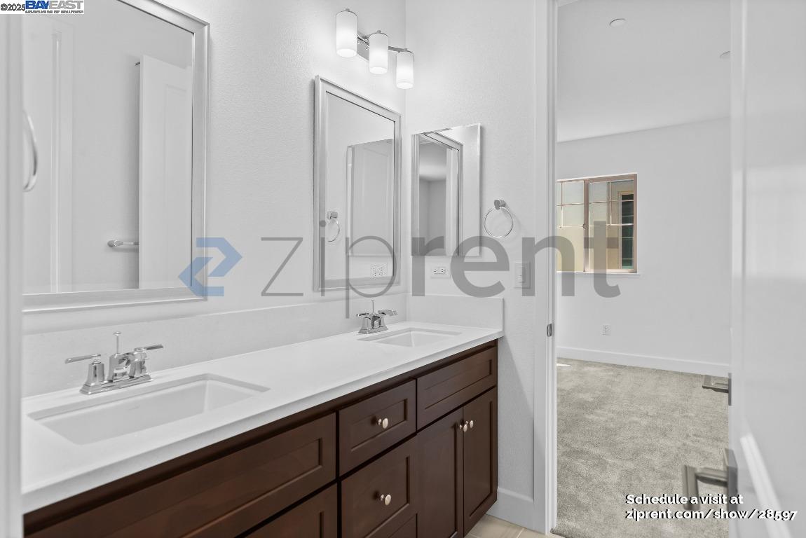 Detail Gallery Image 8 of 12 For 552 N Andalusia Way, Mountain House,  CA 95391 - 4 Beds | 3 Baths