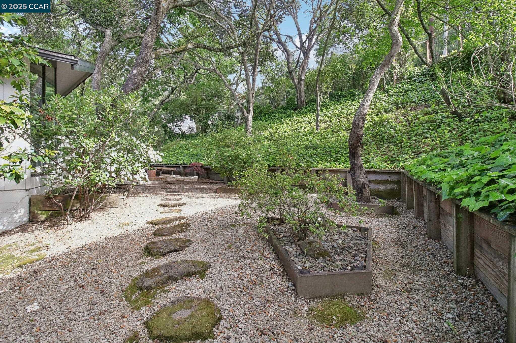30 La Cuesta Rd, Orinda, California 94563, 3 Bedrooms Bedrooms, 9 Rooms Rooms,3 BathroomsBathrooms,Residential,For Sale,30 La Cuesta Rd,41103430