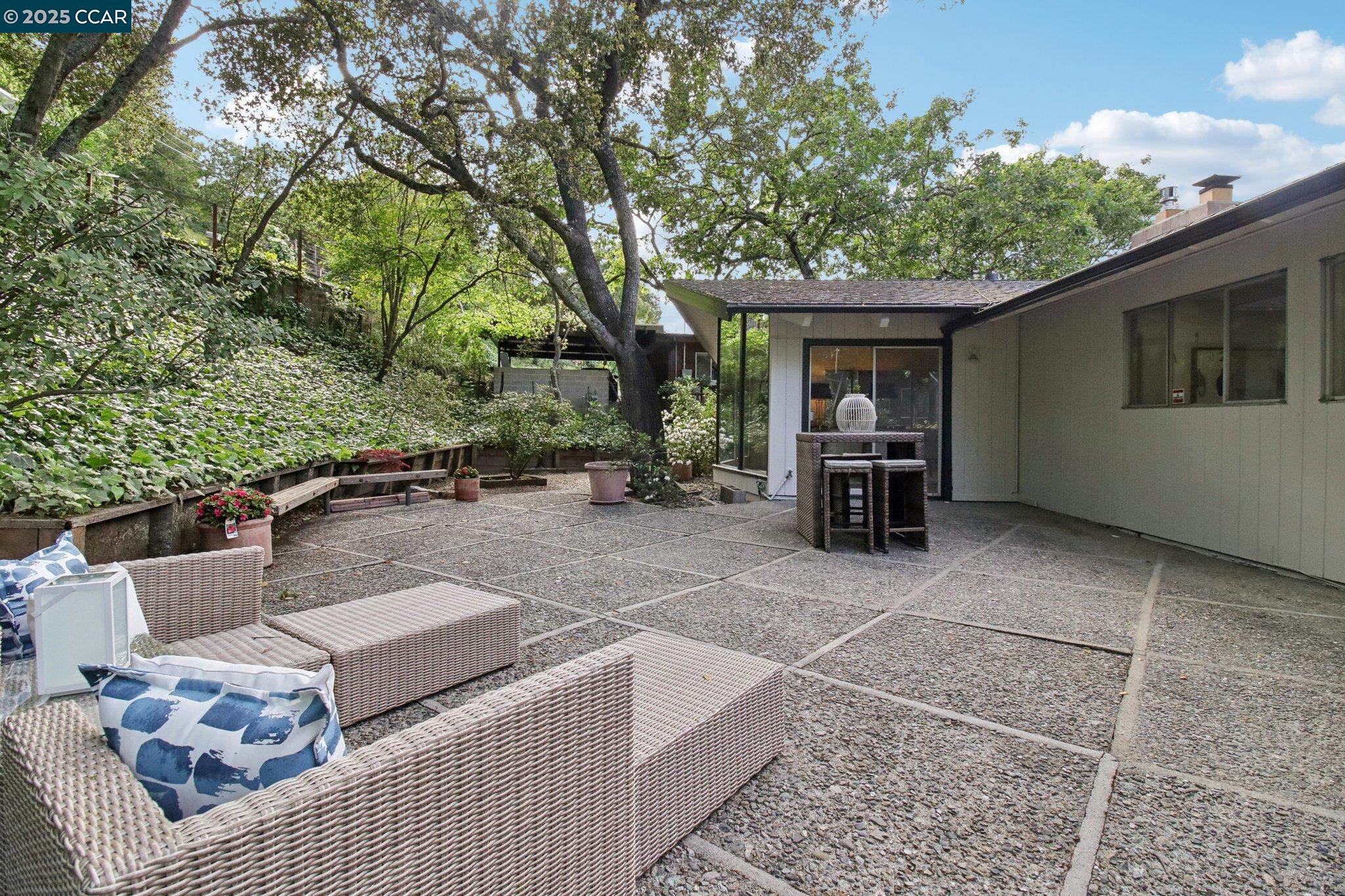 30 La Cuesta Rd, Orinda, California 94563, 3 Bedrooms Bedrooms, 9 Rooms Rooms,3 BathroomsBathrooms,Residential,For Sale,30 La Cuesta Rd,41103430